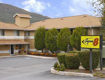 Super 8 by Wyndham Burnham/Lewistown 2/17