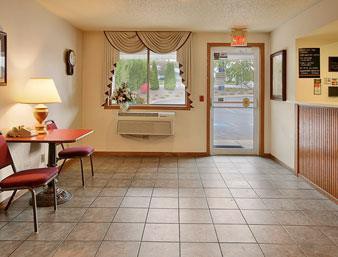 Super 8 by Wyndham Burnham/Lewistown 7/17