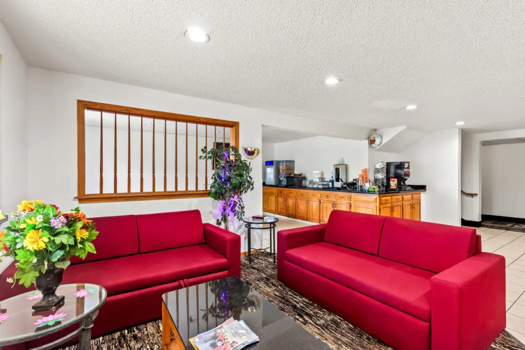 Quality Inn & Suites Howe - Sturgis 9/33