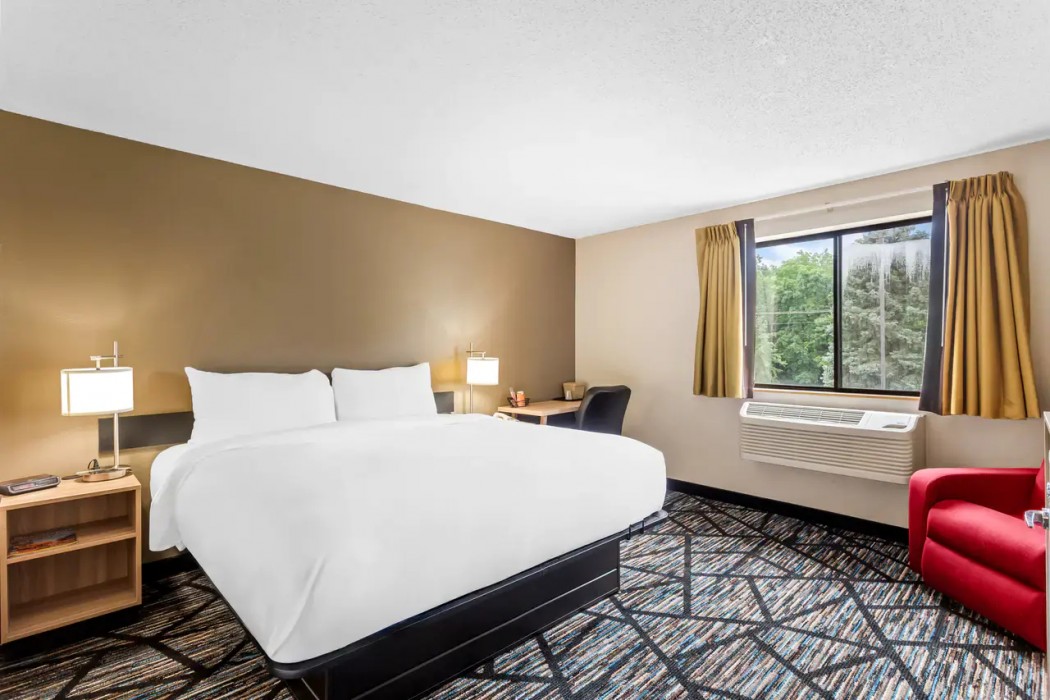 Quality Inn & Suites Howe - Sturgis 22/33