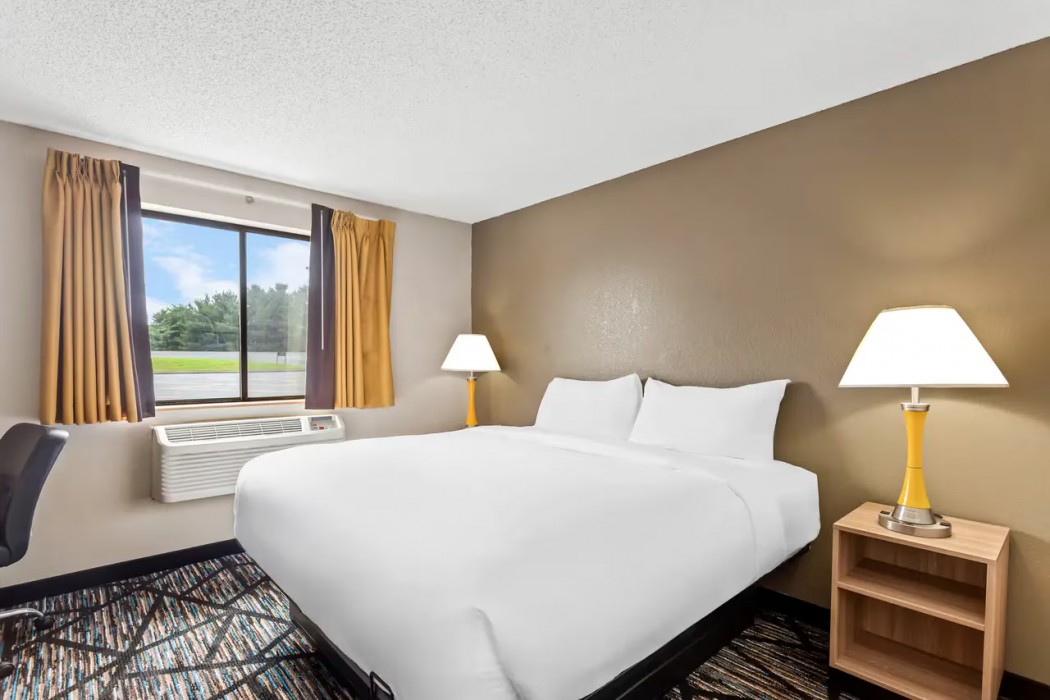 Quality Inn & Suites Howe - Sturgis 19/33