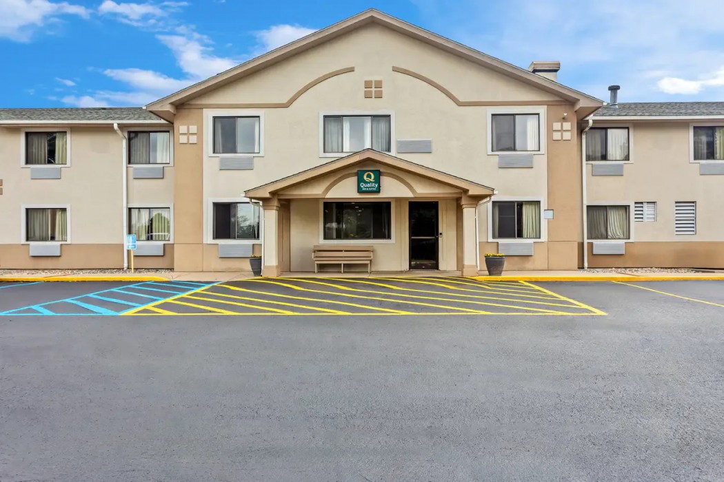 Quality Inn & Suites Howe - Sturgis 3/33