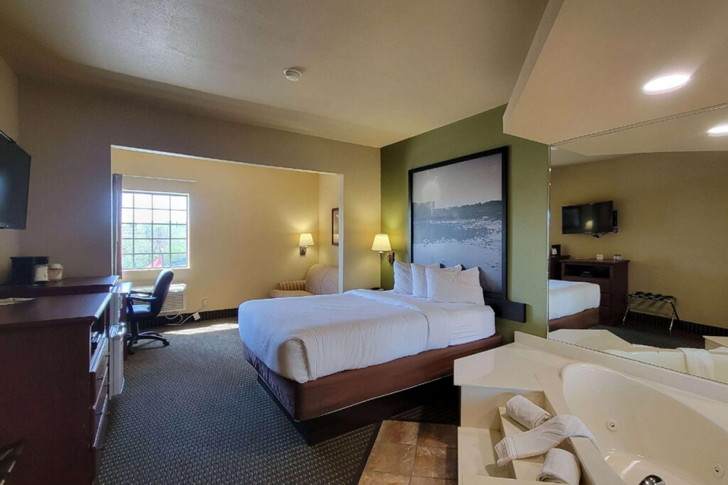 Super 8 by Wyndham Troy MO 6/20
