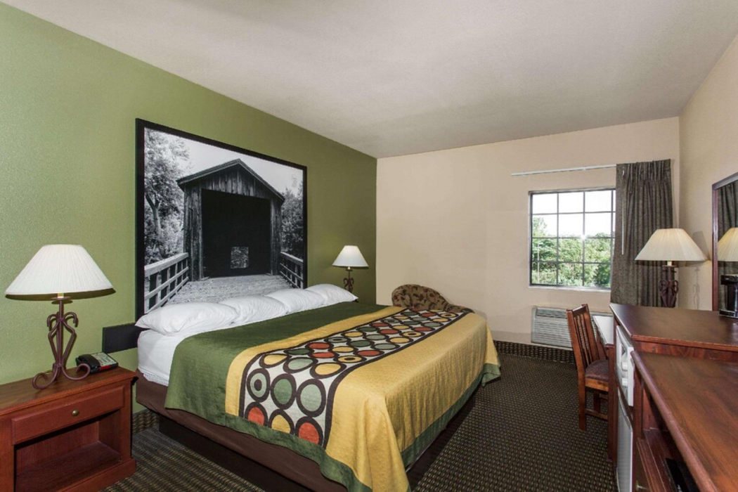 Super 8 by Wyndham Troy MO 8/20