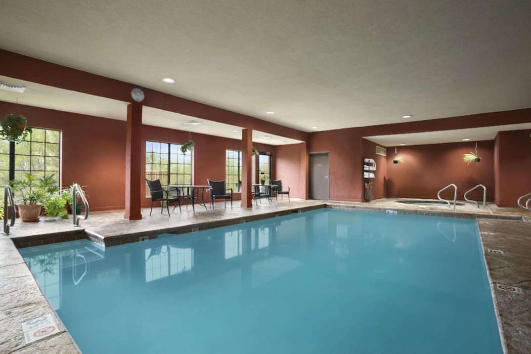 Super 8 by Wyndham Troy MO 13/20