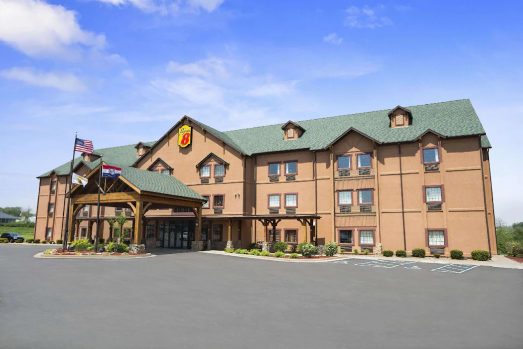 Super 8 by Wyndham Troy MO 1/20