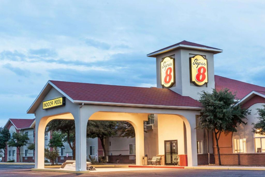 Super 8 by Wyndham Willcox 2/20