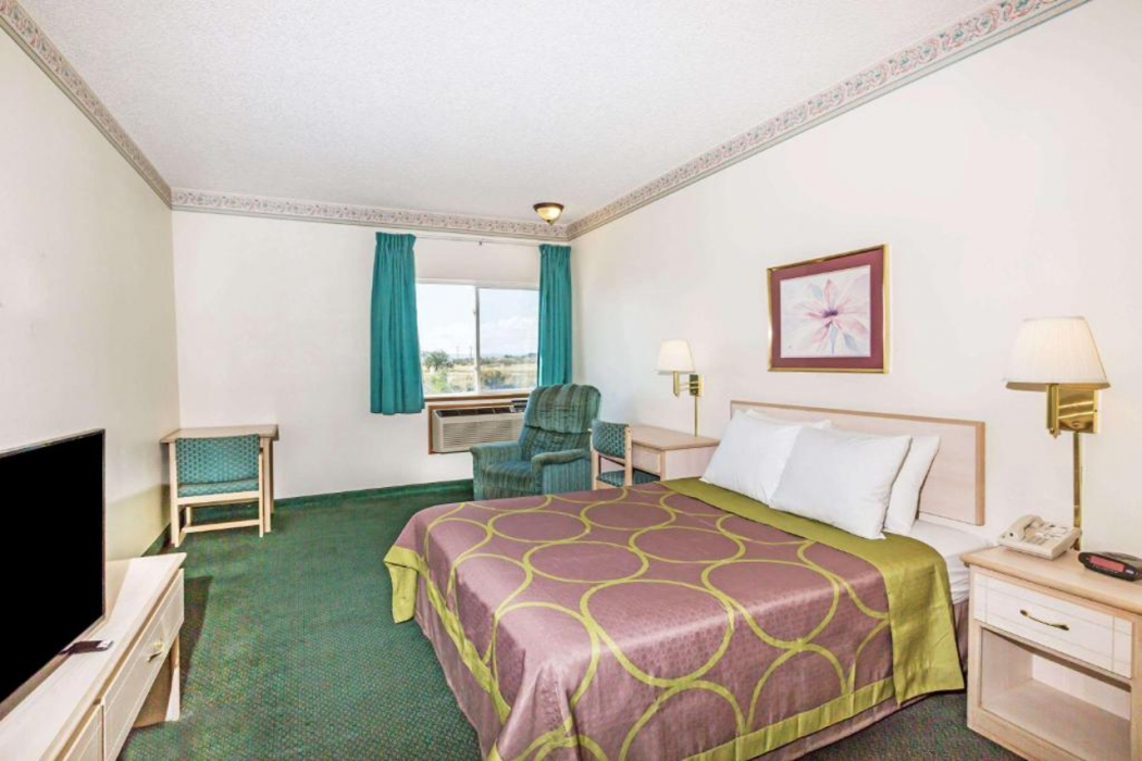 Super 8 by Wyndham Willcox 7/20