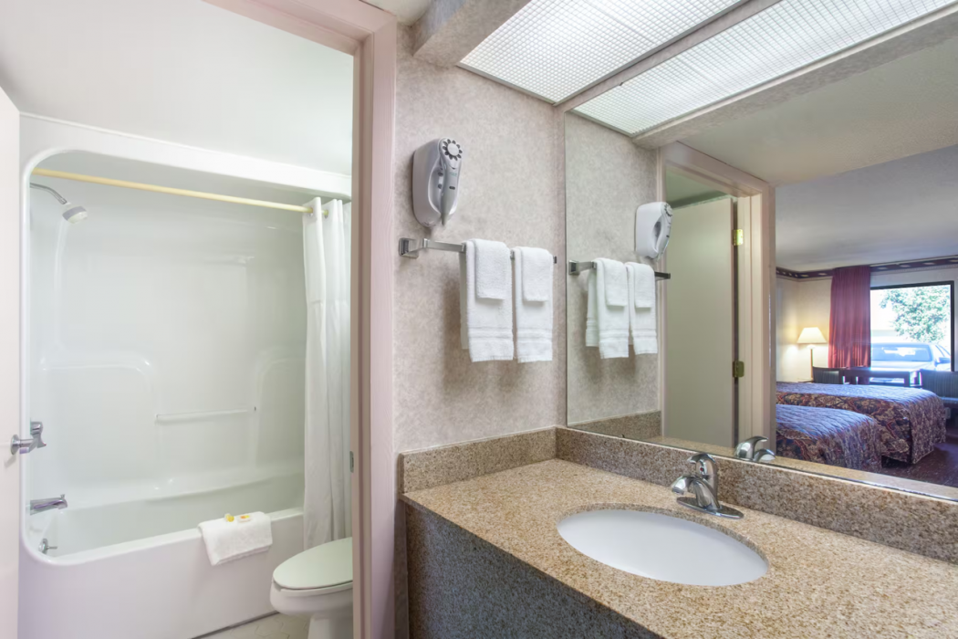 Days Inn By Wyndham Saint Pauls 12/22
