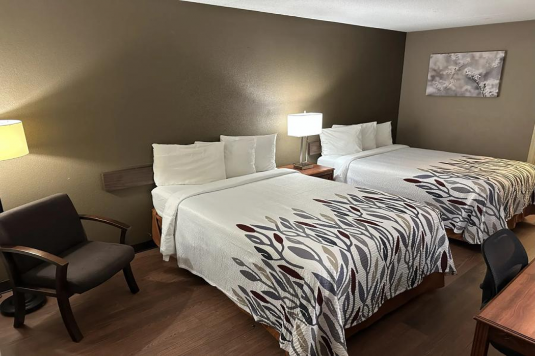 Red Roof Inn & Suites Marysville 16/31