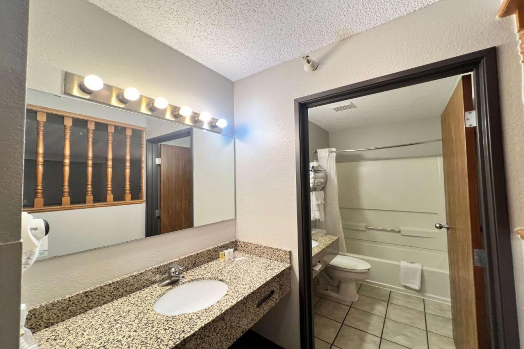 Antelope Inn & Suites 14/33
