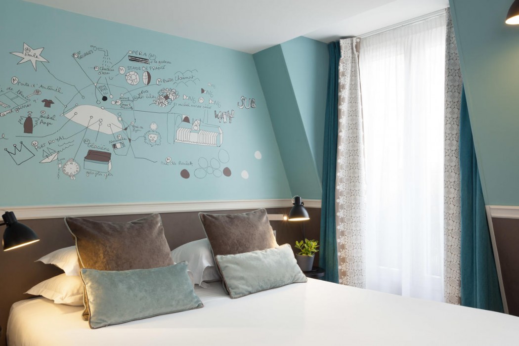 Room at Hotel Des 3 Poussins, PARIS