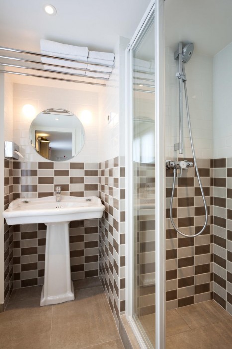 Hotel Des 3 Poussins 19/53