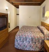 Super 8 Georgetown 13/55
