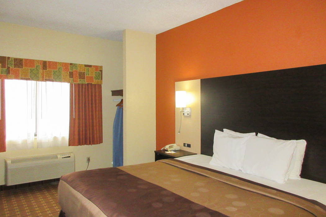 Quality Inn & Suites Benton Harbor - St. Joseph 3/24