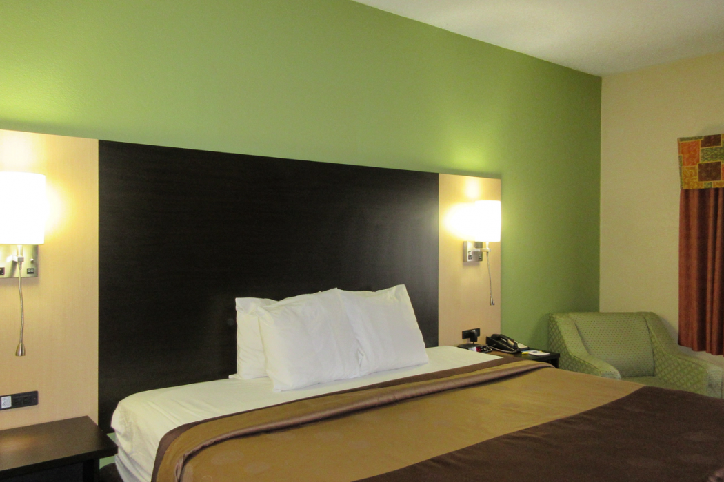 Quality Inn & Suites Benton Harbor - St. Joseph 4/24