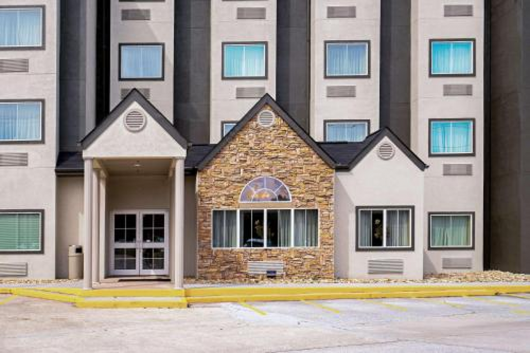 Quality Inn & Suites Robbinsville NC 1/37