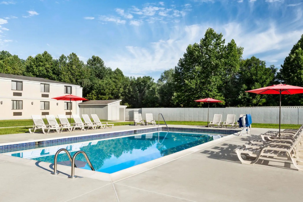 Ramada by Wyndham Allentown/Bethlehem 48/64