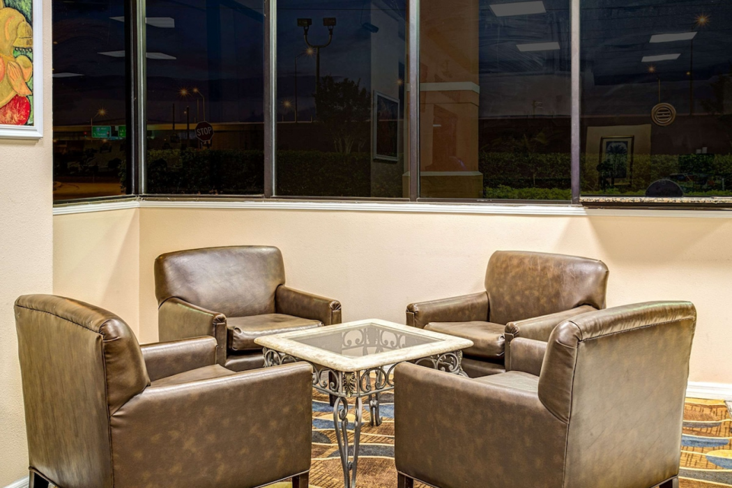Days Inn by Wyndham York Alabama 8/32
