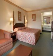 DAYS INN YANCEYVILLE 7/32