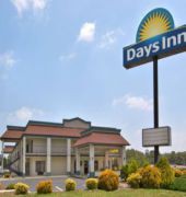 DAYS INN YANCEYVILLE 1/32