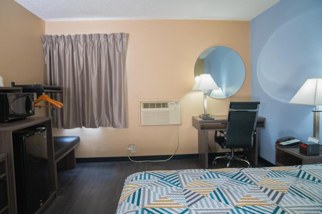 Motel6 Litchfield, IL 12/52