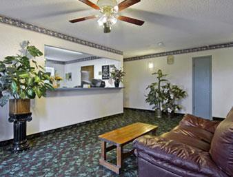 Days Inn by Wyndham Kenedy/Karnes City 4/23