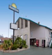 Days Inn by Wyndham Kenedy/Karnes City 1/23