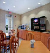 Microtel Inn & Suites By Wyndham Colfax/Newton 5/13