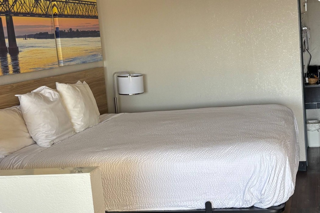 Days Inn & Suites by Wyndham Byram 3/24