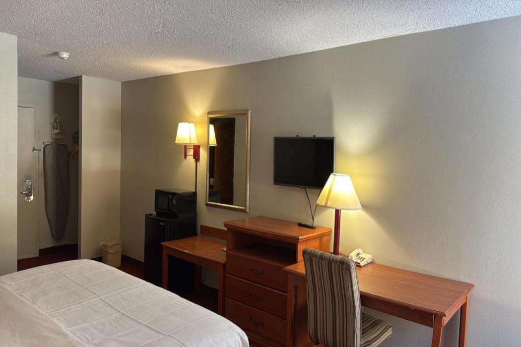 Econo Lodge Mt. Hope - Beckley North 8/28