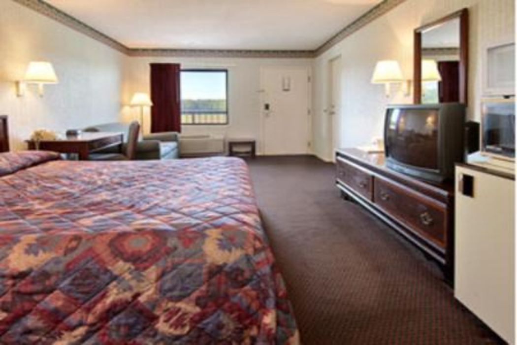 Econo Lodge Franklin VA 4/9