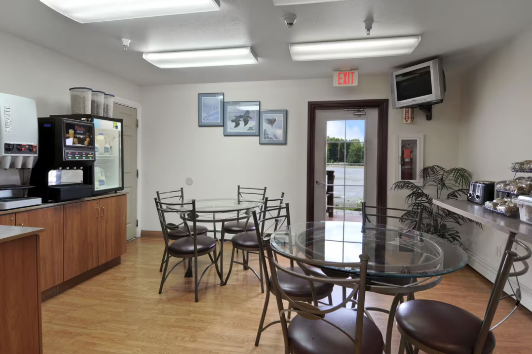 Microtel Inn & Suites By Wyndham Eagle River/Anchorage Are 14/27