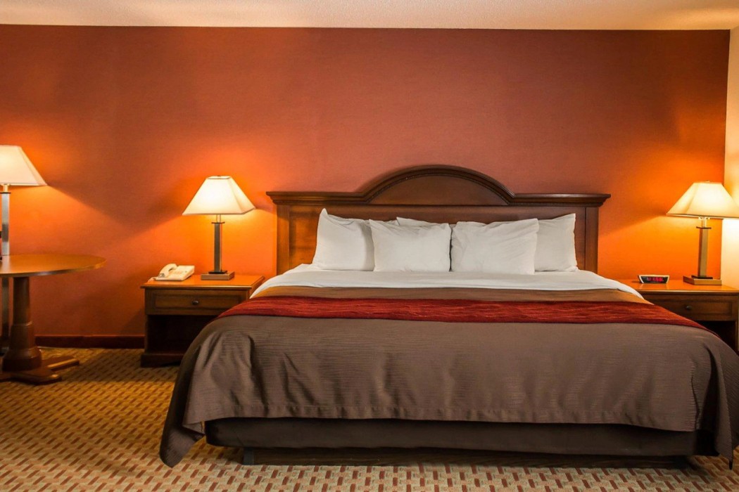 Quality Inn East Liverpool - Calcutta 11/44