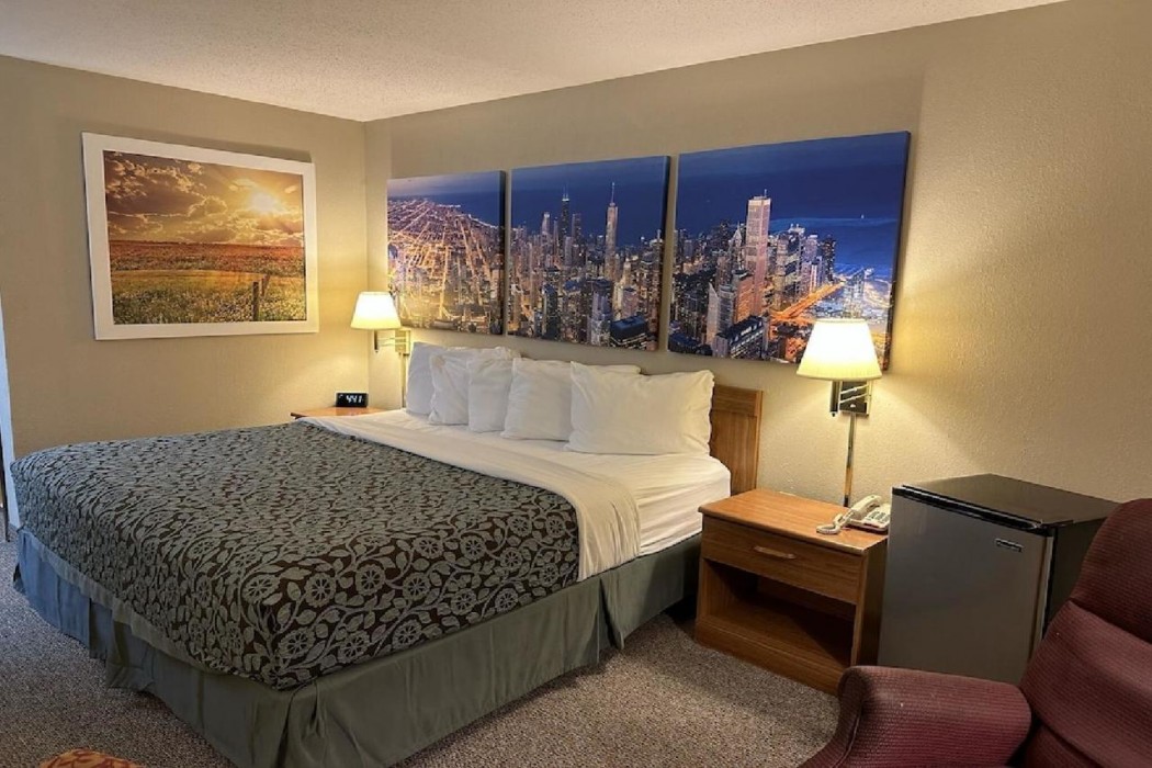 Econo Lodge El Paso, IL 13/20