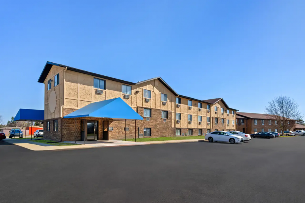 Econo Lodge Inn & Suites Auburn, MI 1/19