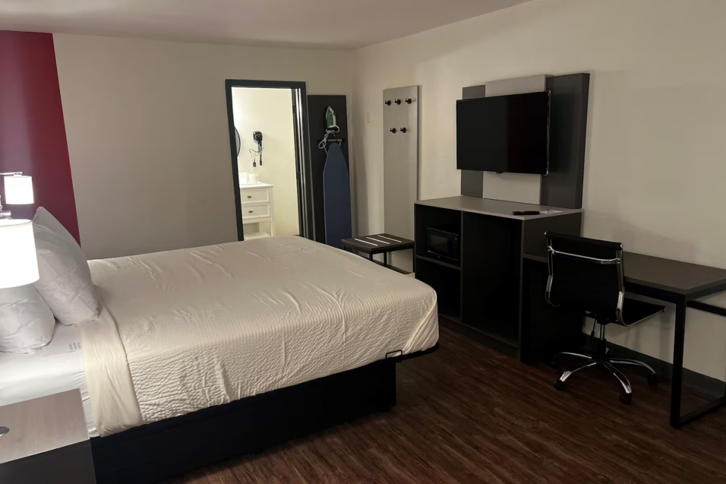Ramada by Wyndham Bainbridge 8/33
