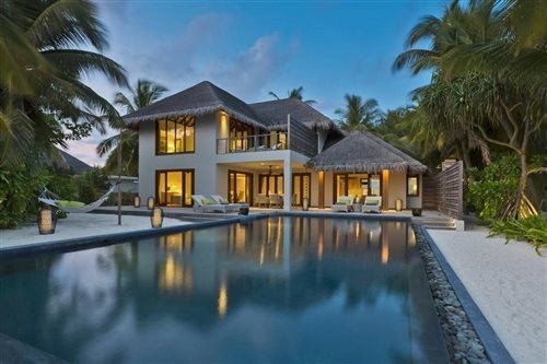 Dusit Thani Maldives in Mudhdhoo