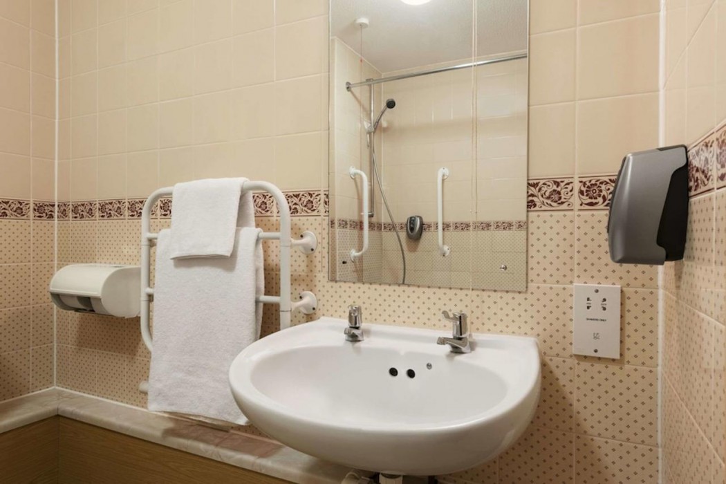 Days Inn by Wyndham Tewkesbury Strensham 12/20