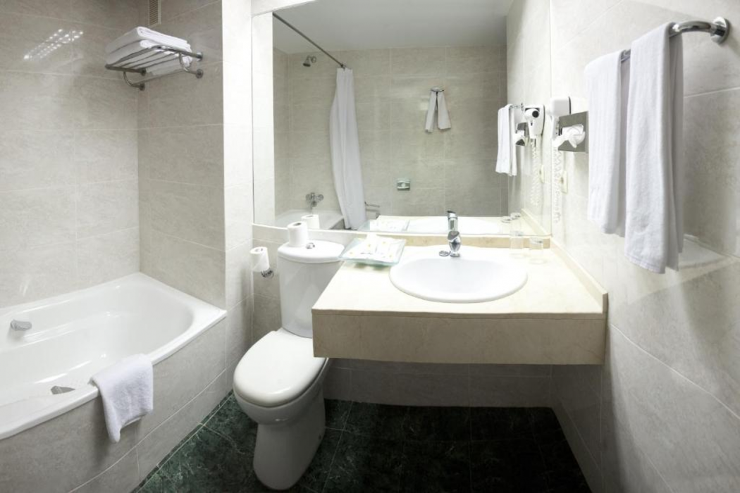 BQ Andalucia Beach Hotel 10/63