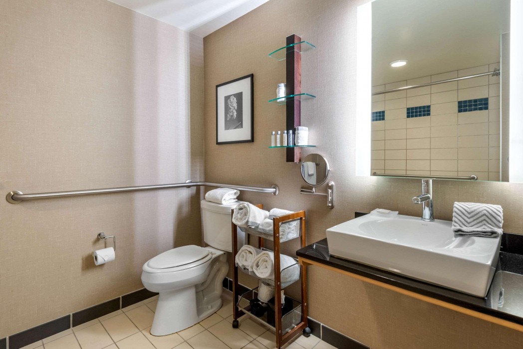 Cambria Hotel Akron - Canton Airport 19/41