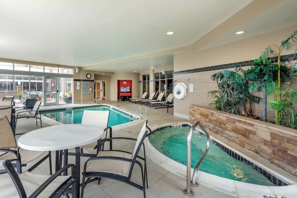 Cambria Hotel Akron - Canton Airport 29/41