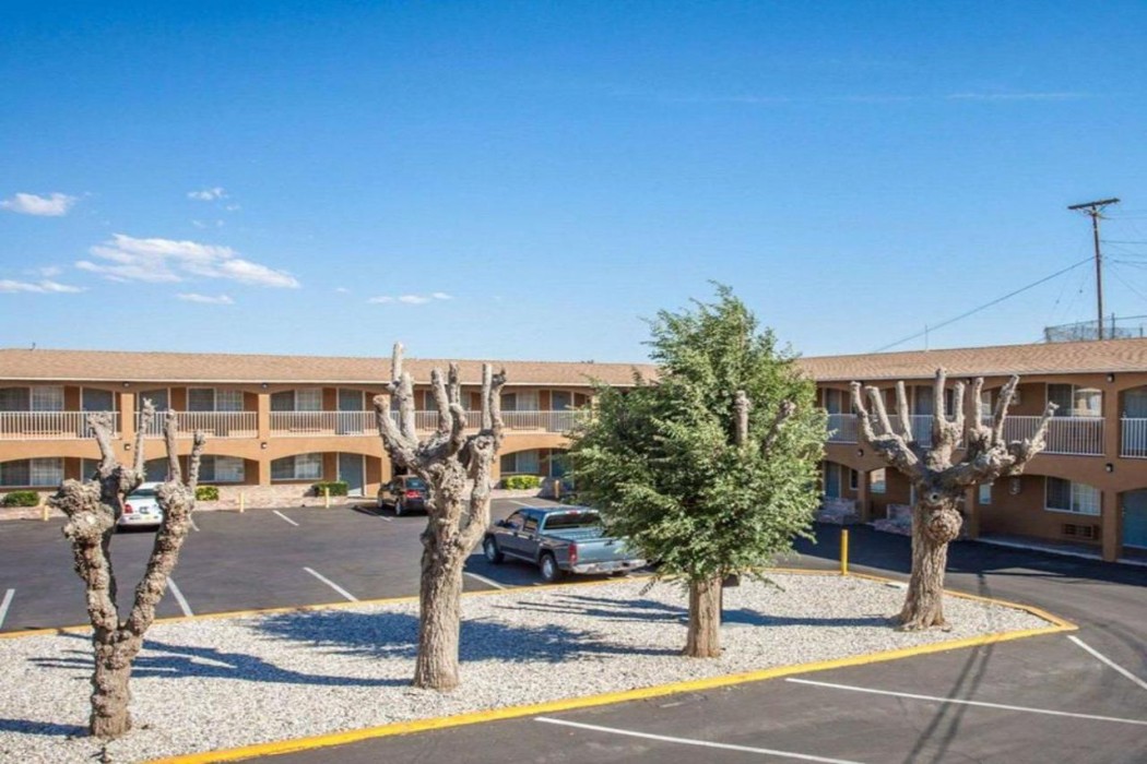 Econo Lodge On Historic Route 66 4/35