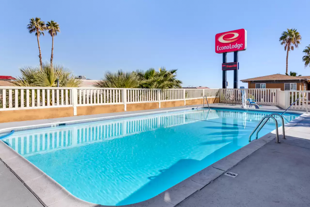 Econo Lodge On Historic Route 66 image