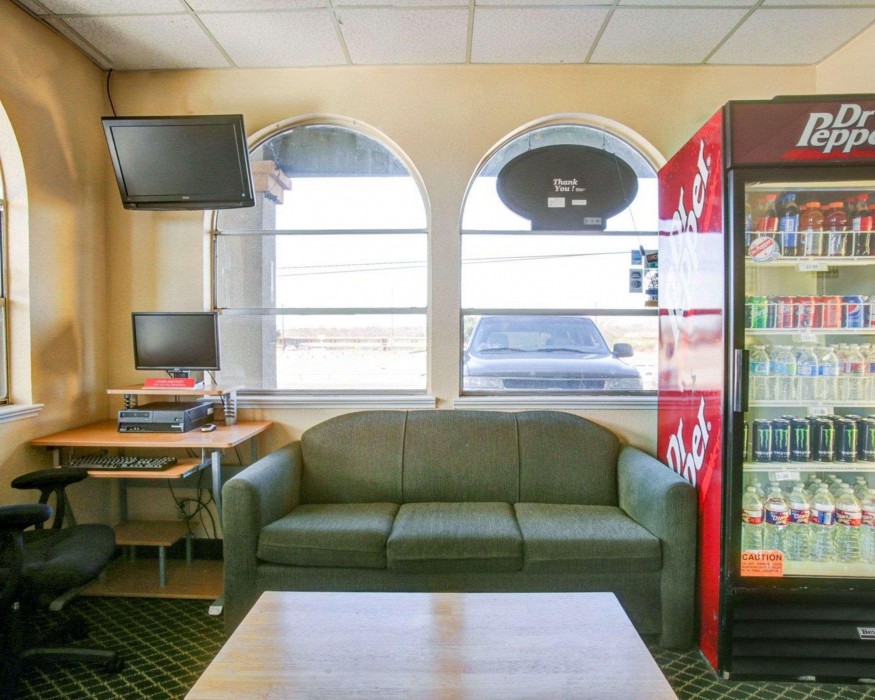 Econo Lodge Temple, TX 3/31
