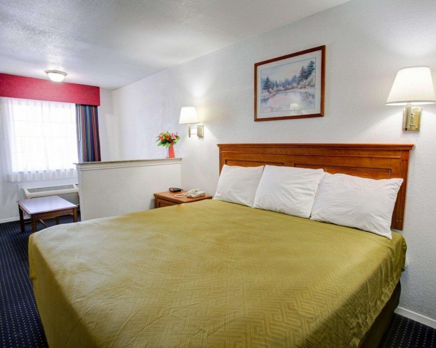 Econo Lodge Temple, TX 11/31