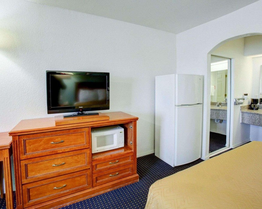 Econo Lodge Temple, TX 16/31