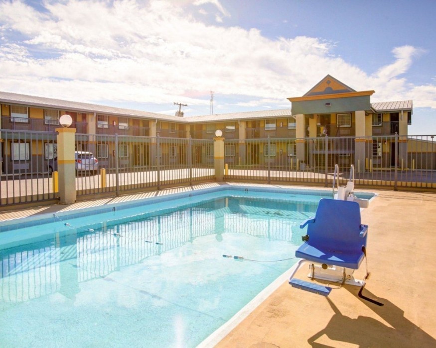Econo Lodge Temple, TX 17/31