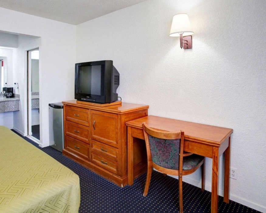 Econo Lodge Temple, TX 15/31