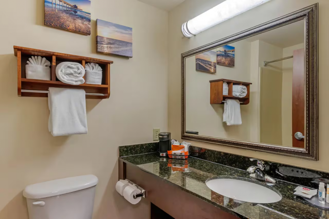 Comfort Inn & Suites Fort Myers Airport 12/26